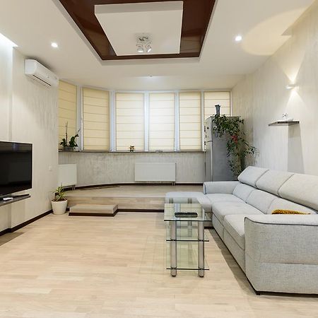 Apartment On Dragomirova Κίεβο Εξωτερικό φωτογραφία